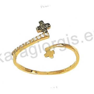 Δαχτυλίδι χρυσό τύπου Chevalier με δύο σταυρουδάκια σε μαύρο χρυσό με άσπρες και μαύρες πέτρες ζιργκόν