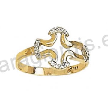 Δαχτυλίδι χρυσό τύπου Chevalier σε σχήμα σταυρού και άσπρες πέτρες ζιργκόν