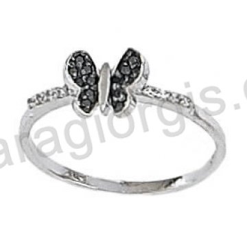 Δαχτυλίδι λευκόχρυσο τύπου Chevalier σε σχήμα πεταλούδας με μαύρες πέτρες σε μαύρο χρυσό και άσπρες πέτρες ζιργκόν