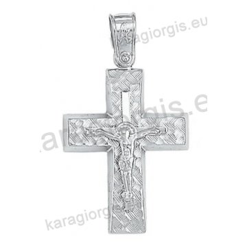 Βαπτιστικός σταυρός Κ14 για αγόρι λευκόχρυσος με γραμμωτό σαγρέ φινίρισμα με ένθετο λευκόχρυσο εσταυρωμένο