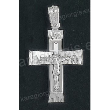 Βαπτιστικός σταυρός Κ18 για αγόρι λευκόχρυσος με λουστρέ και γραμμωτό διαμαντέ φινίρισμα με λευκόχρυσο εσταυρωμένο της σειράς Anorado