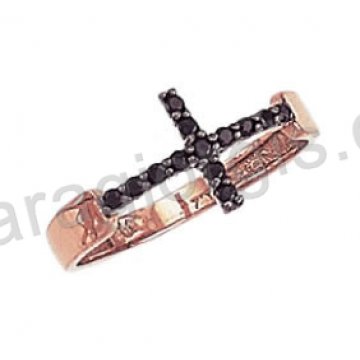Μοντέρνο δαχτυλίδι Κ14 ροζ χρυσό με σταυρό με μαύρες πέτρες ζιργκόν