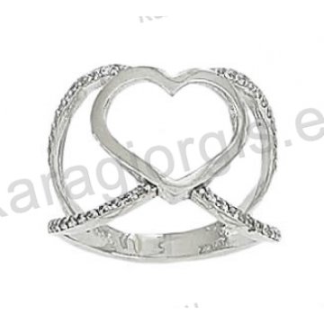 Δαχτυλίδι λευκόχρυσο K14 σε μοντέρνο περίτεχνο σχέδιο με καρδιά με λευκές πέτρες ζιργκόν