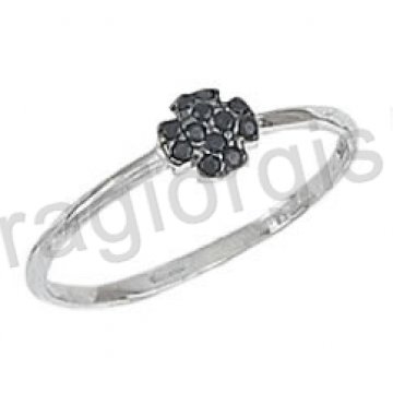 Δαχτυλίδι K14 λευκόχρυσο μοντέρνο με σταυρό με μαύρες πέτρες ζιργκόν 