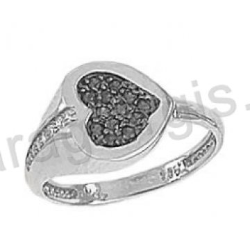 Δαχτυλίδι K14 λευκόχρυσο μοντέρνο τύπου Chevalier σε σχήμα καρδιάς με άσπρες και μαύρες πέτρες ζιργκόν με μαύρο πλατίνωμα