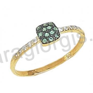 Δαχτυλίδι χρυσό Κ14 μοντέρνο με πράσινες και άσπρες πέτρες ζιργκόν στα πλαϊνά και μαύρο πλατίνωμα 