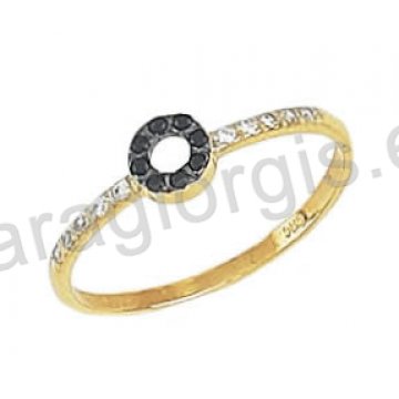 Δαχτυλίδι χρυσό Κ14 μοντέρνο με μαύρες και άσπρες πέτρες ζιργκόν στα πλαϊνά και μαύρο πλατίνωμα 
