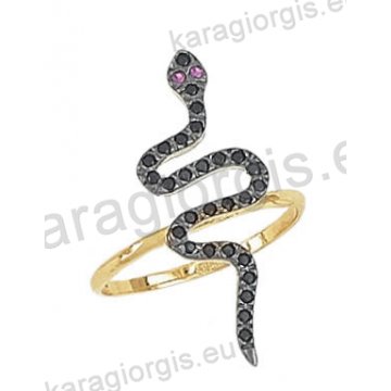 Μοντέρνο εντυπωσιακό δαχτυλίδι Κ14 χρυσό με φίδι με μαύρες και κόκκινες πέτρες ζιργκόν