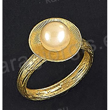 Μονόπετρο δαχτυλίδι fashion χρυσό Κ14 με πέρλα σε μοντέρνο σχέδιο