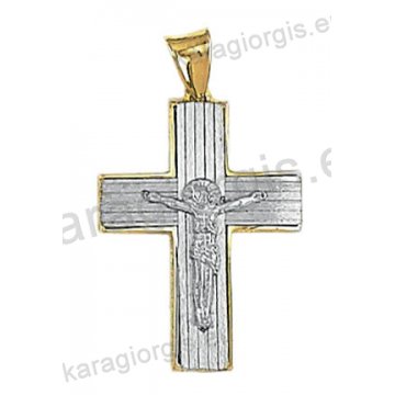 Δίχρωμος βαπτιστικός σταυρός Κ14 για αγόρι χρυσός με λευκόχρυσο με λουστρέ φινίρισμα με ματ ένθετες κάθετες και οριζόντιες γραμμές και ένθετο λευκόχρυσο εσταυρωμένο