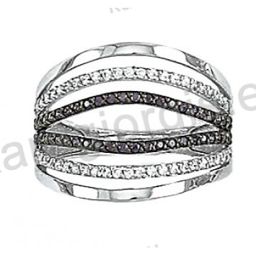 Μοντέρνο λευκόχρυσο δαχτυλίδι Κ14 με άσπρες και μαύρες πέτρες ζιργκόν και μαύρο πλατίνωμα