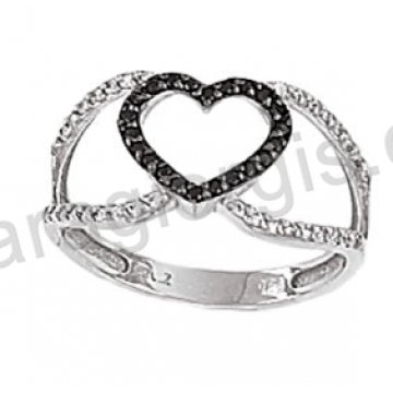 Μοντέρνο δαχτυλίδι λευκόχρυσο Κ14 σε σχήμα καρδιάς με άσπρες και μαύρες πέτρες ζιργκόν και μαύρο πλατίνωμα