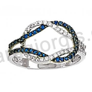 Μοντέρνο δαχτυλίδι λευκόχρυσο Κ14 με άσπρες και μπλε πέτρες ζιργκόν και μαύρο πλατίνωμα