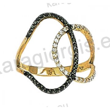 Μοντέρνο δαχτυλίδι χρυσό Κ14 με άσπρες και μαύρες πέτρες ζιργκόν και μαύρο πλατίνωμα