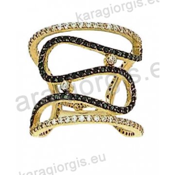 Δαχτυλίδι χρυσό Κ14 fashion με λευκόχρυσο σε μοντέρνο σχεδιασμό μαύρο χρυσό με άσπρες και μαύρες πέτρες ζιργκόν.