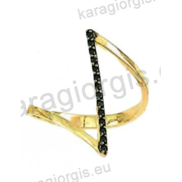 Δαχτυλίδι χρυσό Κ14 fashion με λευκόχρυσο σε μοντέρνο σχεδιασμό μαύρο χρυσό με μαύρες πέτρες ζιργκόν.