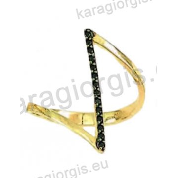 Δαχτυλίδι χρυσό Κ14 fashion με λευκόχρυσο σε μοντέρνο σχεδιασμό μαύρο χρυσό με μαύρες πέτρες ζιργκόν.