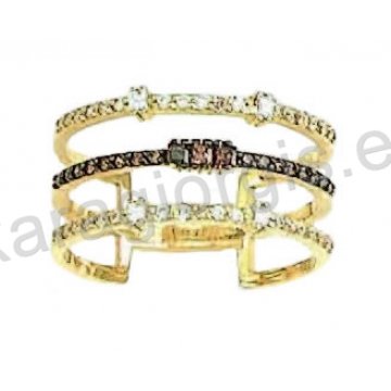 Δαχτυλίδι χρυσό Κ14 fashion με λευκόχρυσο σε μοντέρνο σχεδιασμό μαύρο χρυσό με άσπρες και brown πέτρες ζιργκόν.