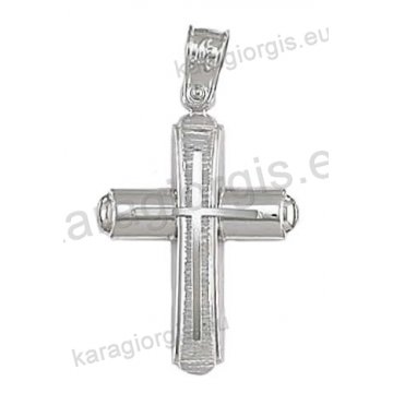 Βαπτιστικός σταυρός για αγόρι σε λευκόχρυσο σε σαγρέ φινίρισμα με λουστρέ ένθετο σταυρό.