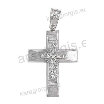 Βαπτιστικός σταυρός για κορίτσι σε λευκόχρυσο με σαγρέ φινίρισμα ένθετο σταυρό και άσπρες πέτρες ζιργκόν.