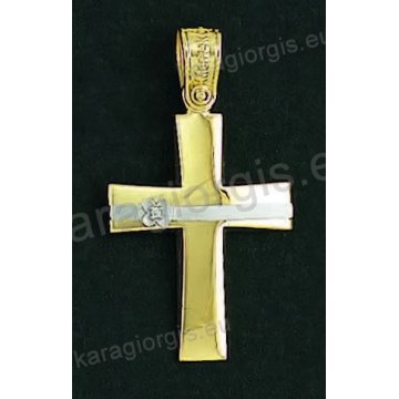 Βαπτιστικός σταυρός για κορίτσι χρυσός με λουστρέ φινίρισμα και ένθετο λευκόχρυσο λουλουδάκι με άσπρες πέτρες ζιργκόν.