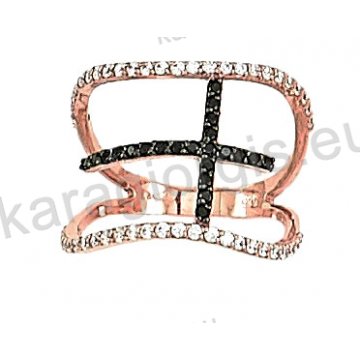 Δαχτυλίδι rose gold σε ροζ χρυσό Κ14 με σταυρουδάκι με μαύρες και άσπρες πέτρες ζιργκόν.