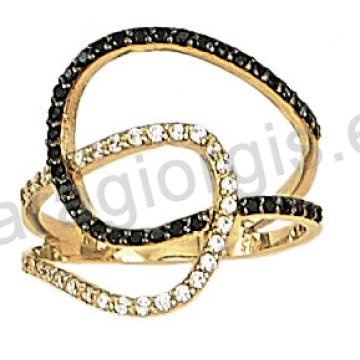 Δαχτυλίδι fashion χρυσό K14 σε άσπρες και μαύρες πέτρες ζιργκόν.