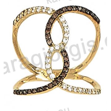 Δαχτυλίδι fashion χρυσό K14 σε ελικοειδές σχέδιο με άσπρες και brown πέτρες ζιργκόν.