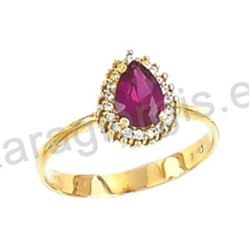 Δαχτυλίδι χρυσό σε πουάρ ροζέτα με κόκκινη πέτρα σε χρώμα ρουμπίνι. 