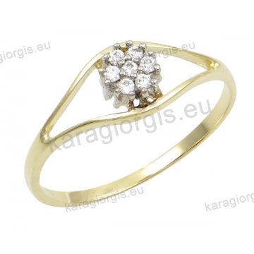 Δαχτυλίδι γυναικείο χρυσό Κ14 με ροζέτα με άσπρες πέτρες ζιργκόν.